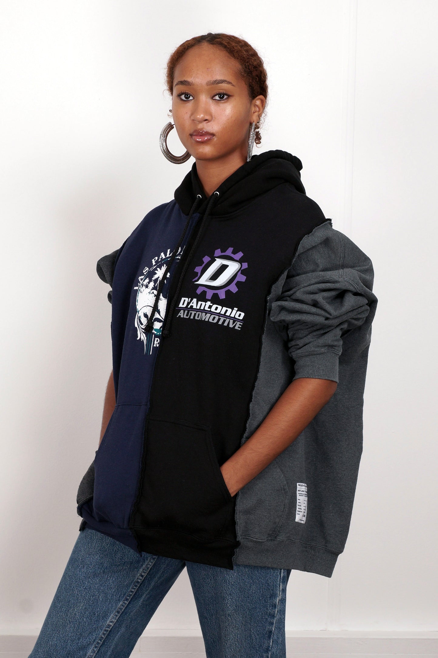 FOUR-PANEL HOODIES
