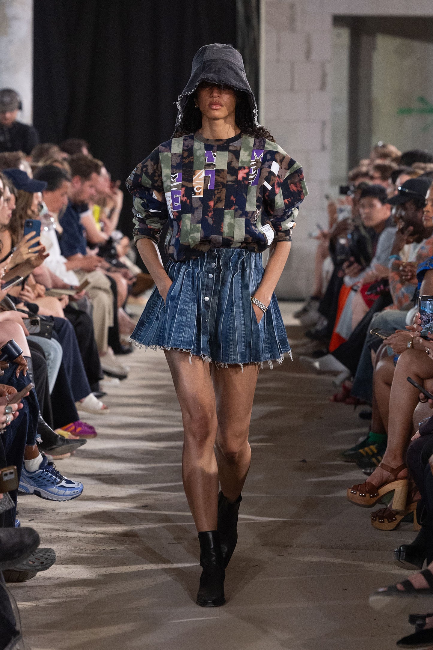 PLEATED DENIM SKIRT
