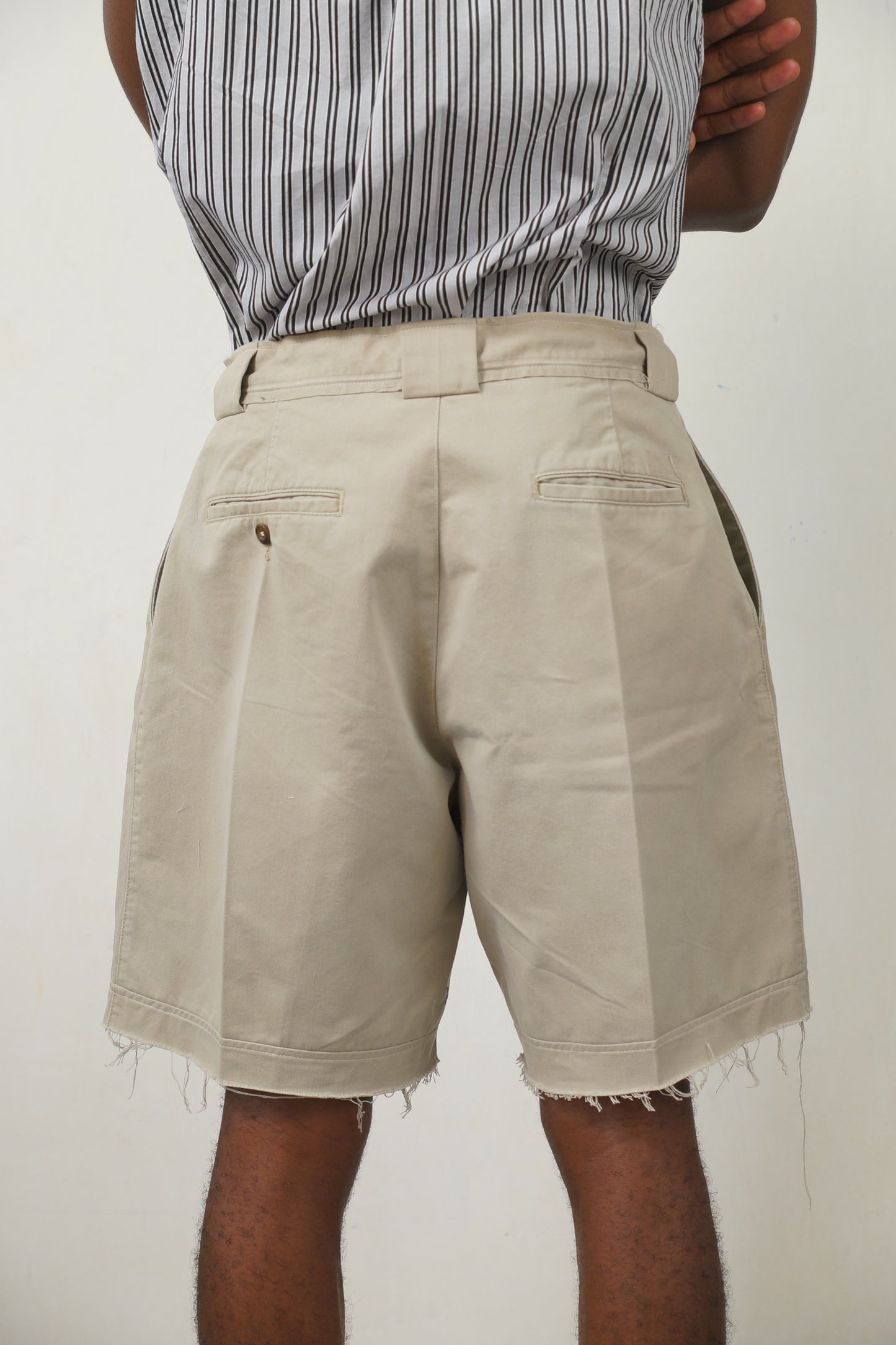 PLEATED CHINO SHORTS