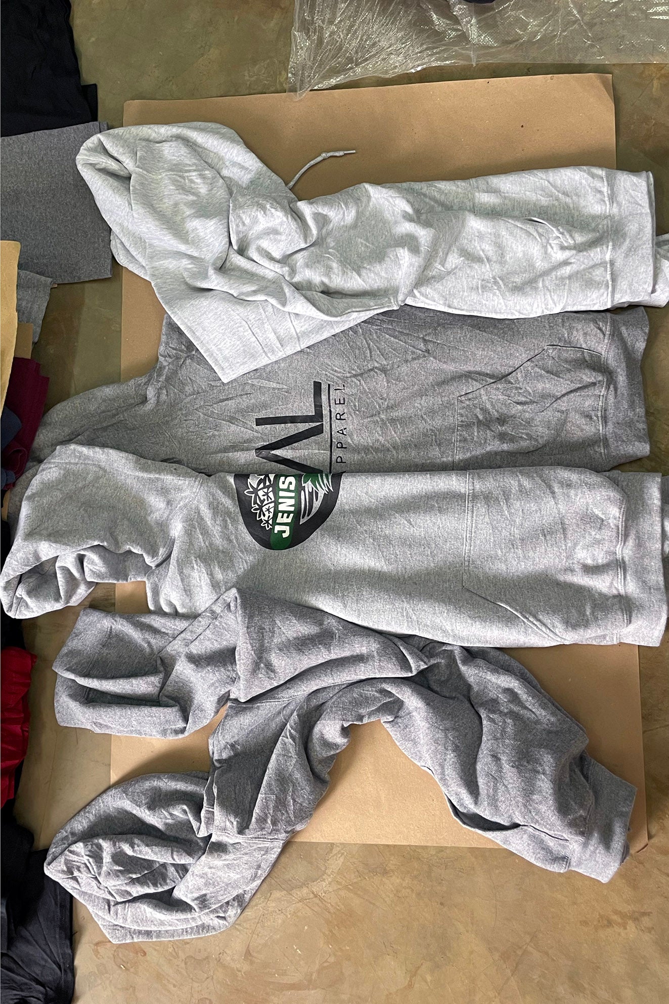 FOUR-PANEL HOODIES