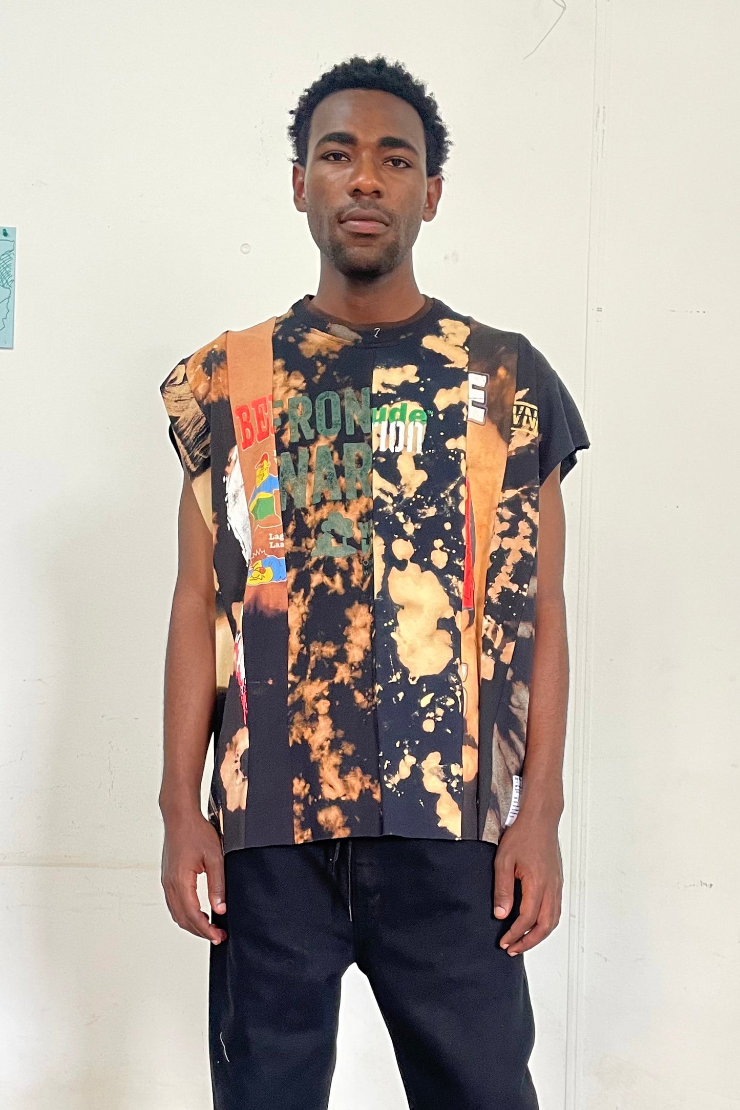 BLEACHED EIGHT-PANEL SLEEVELESS T-SHIRTS