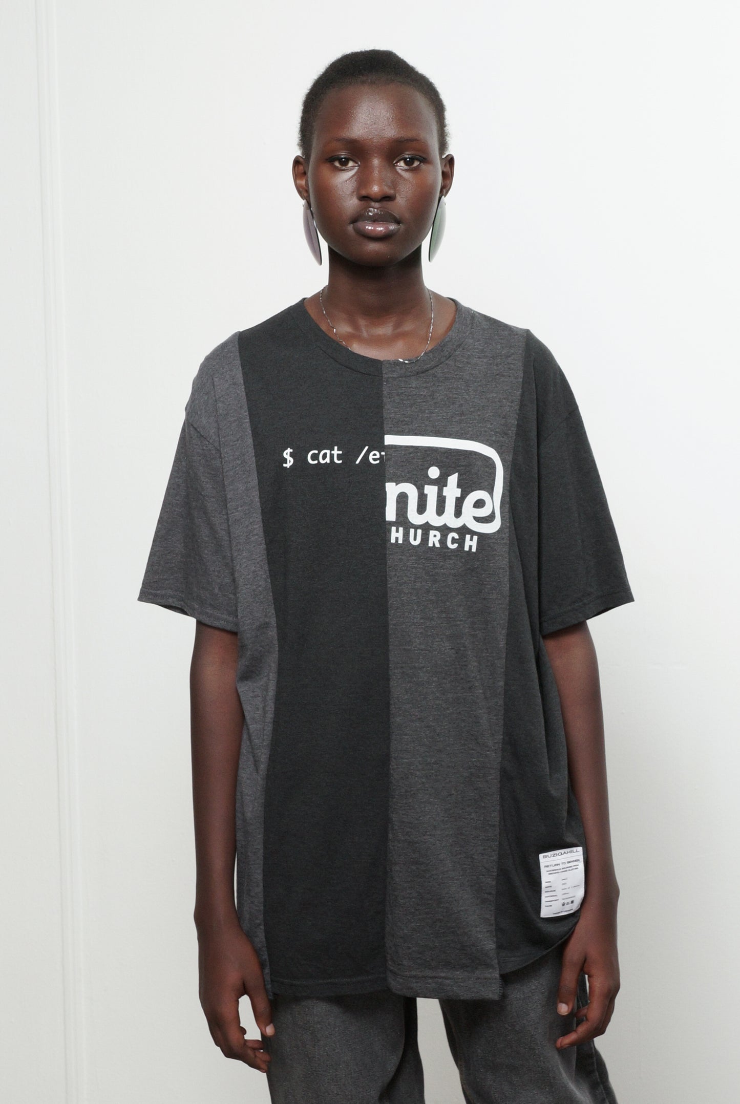 Te-got Four-Panel T-shirt