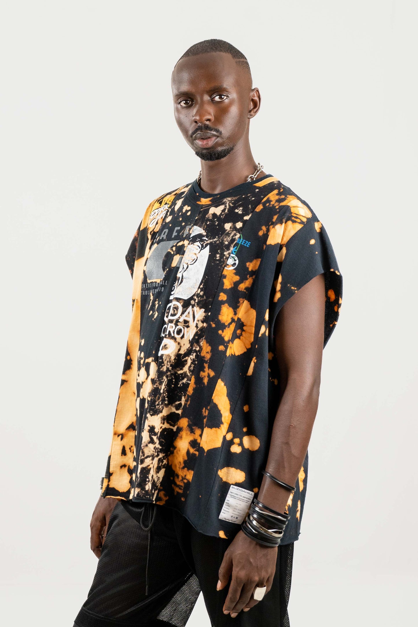 EIGHT-PANEL SLEEVELESS T-SHIRT RTS11-5