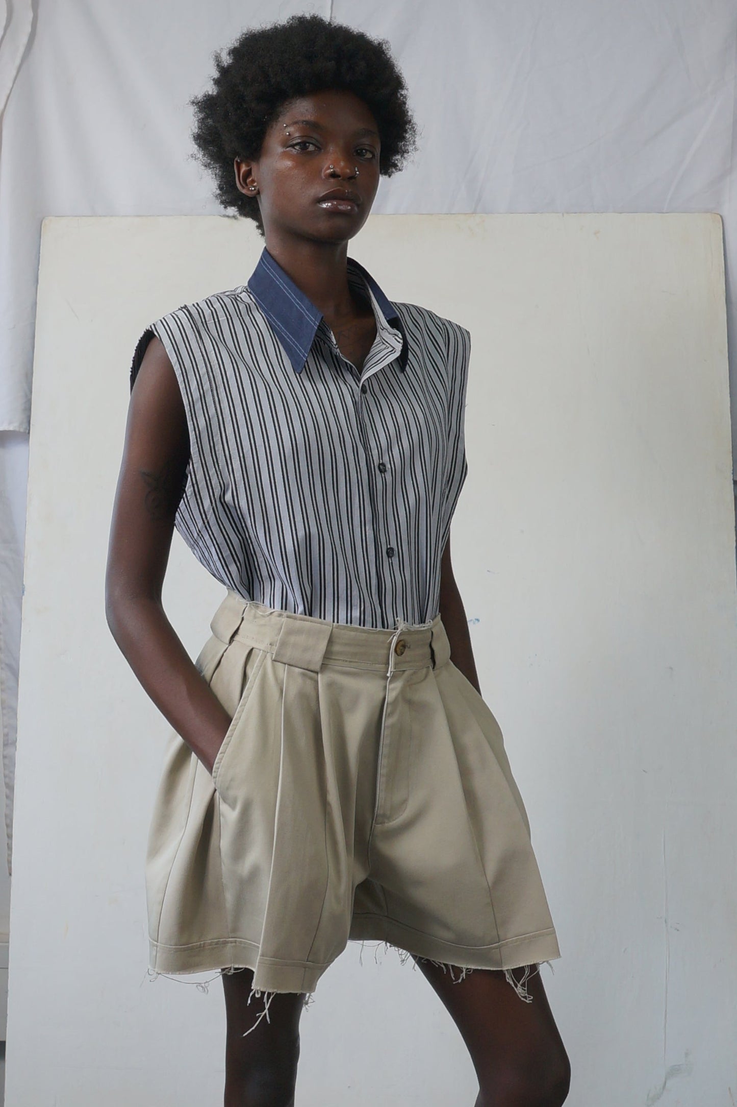 PLEATED CHINO SHORTS