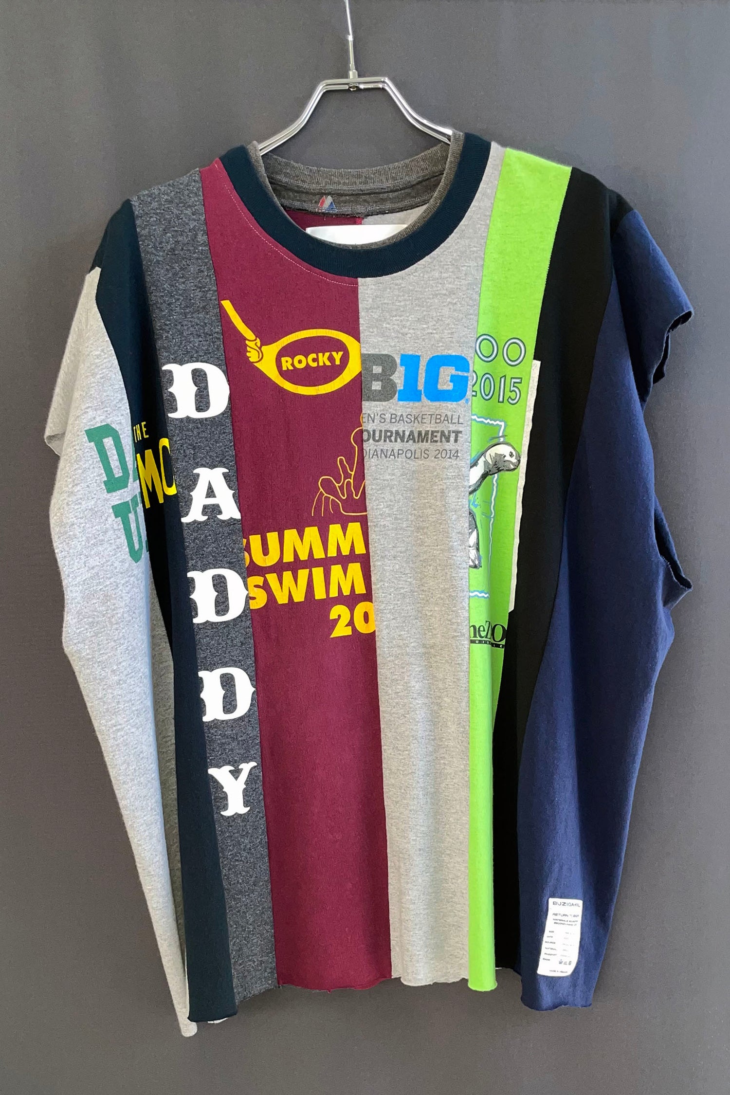 EIGHT-PANEL SLEEVELESS T-SHIRTS