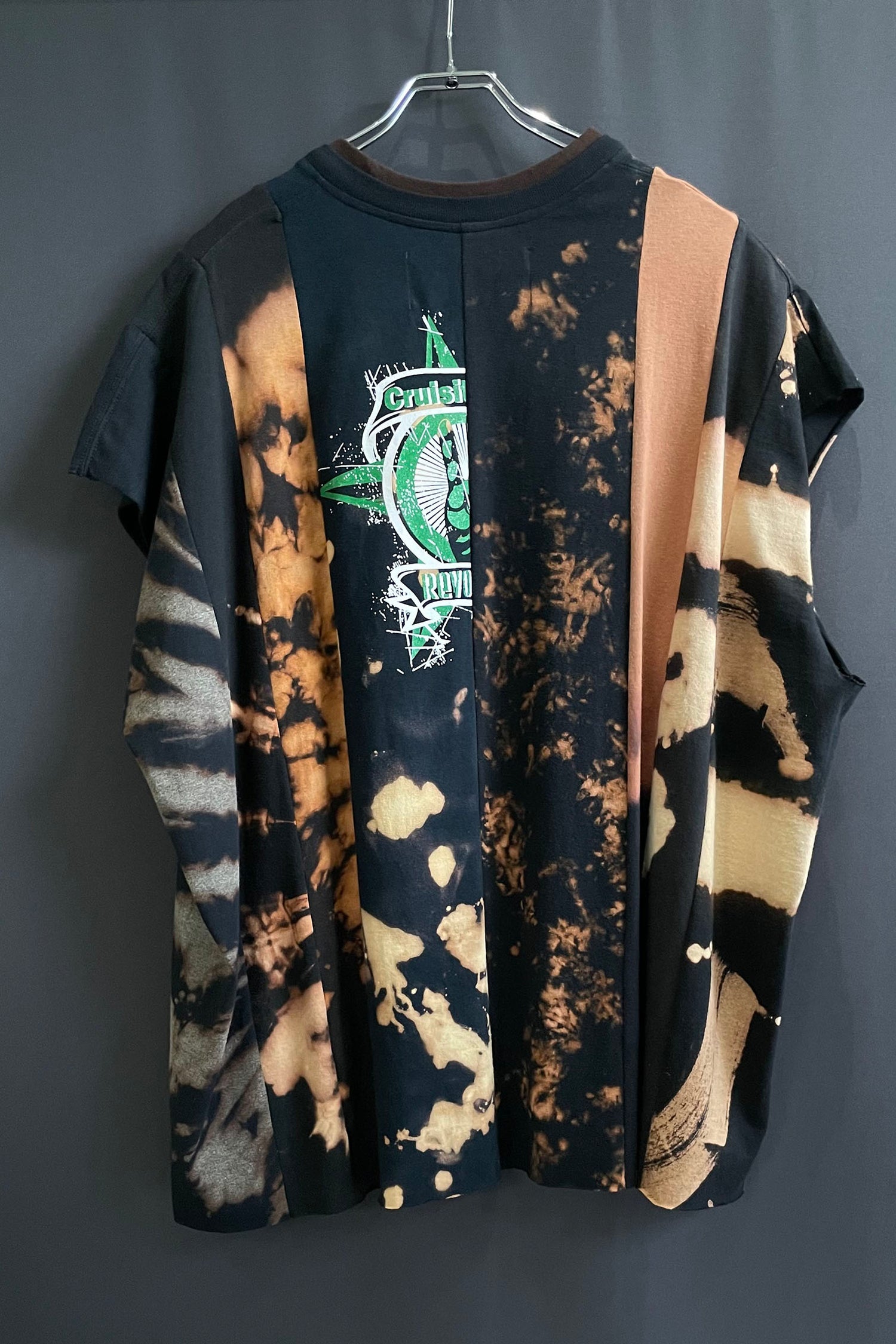 BLEACHED EIGHT-PANEL SLEEVELESS T-SHIRTS